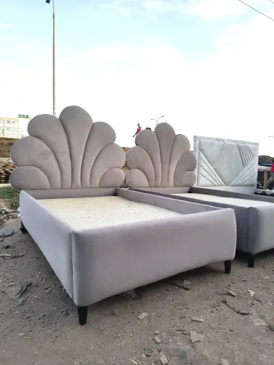 Tausi Bed